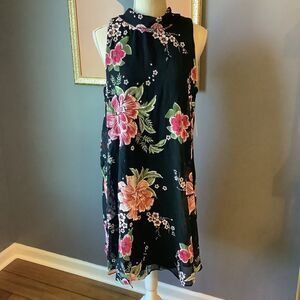 NWT Robbie Bee Women's Floral Dress